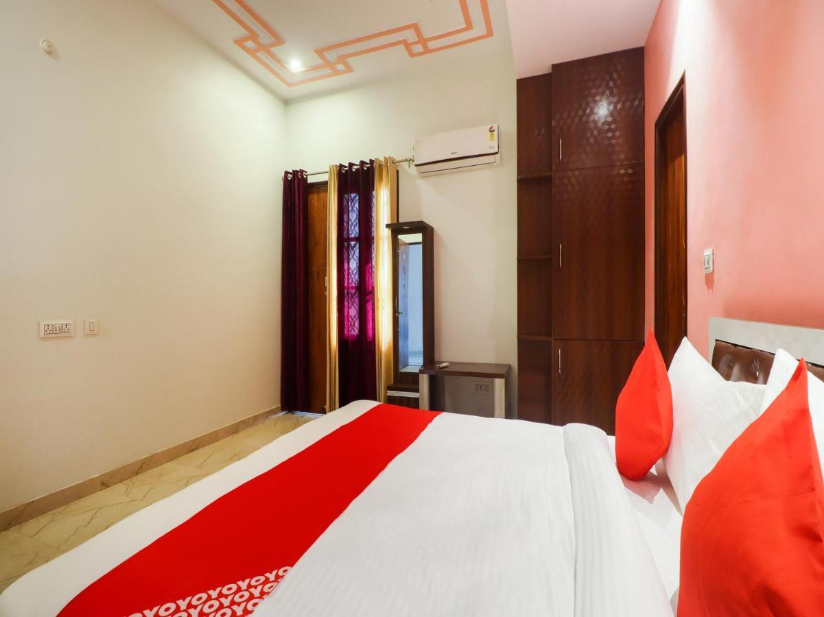 Oyo Lck1233 Rivaaj Palace 勒克瑙 外观 照片