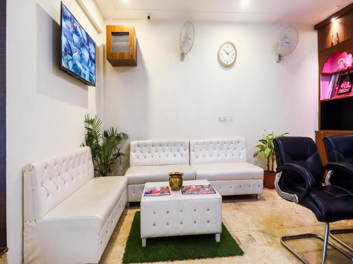 Oyo Lck1233 Rivaaj Palace 勒克瑙 外观 照片